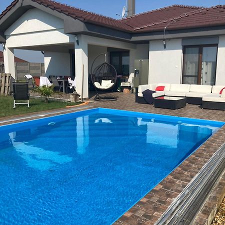 5 Izbovy Samostatny Stojaci Rodinny Dom S Podkrovim A Velkou Zahradou So Sezonnym Bazenom, Celorocnou Saunou A Virivkou-Momentalne Pokazena- Od Augusta Bude Nova Na Dovolenku A Oddych Topolniky 외부 사진